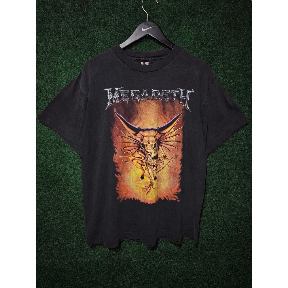 Vintage Megadeth Band tshirt 
Countdown to Extinction 1992 Tour tee